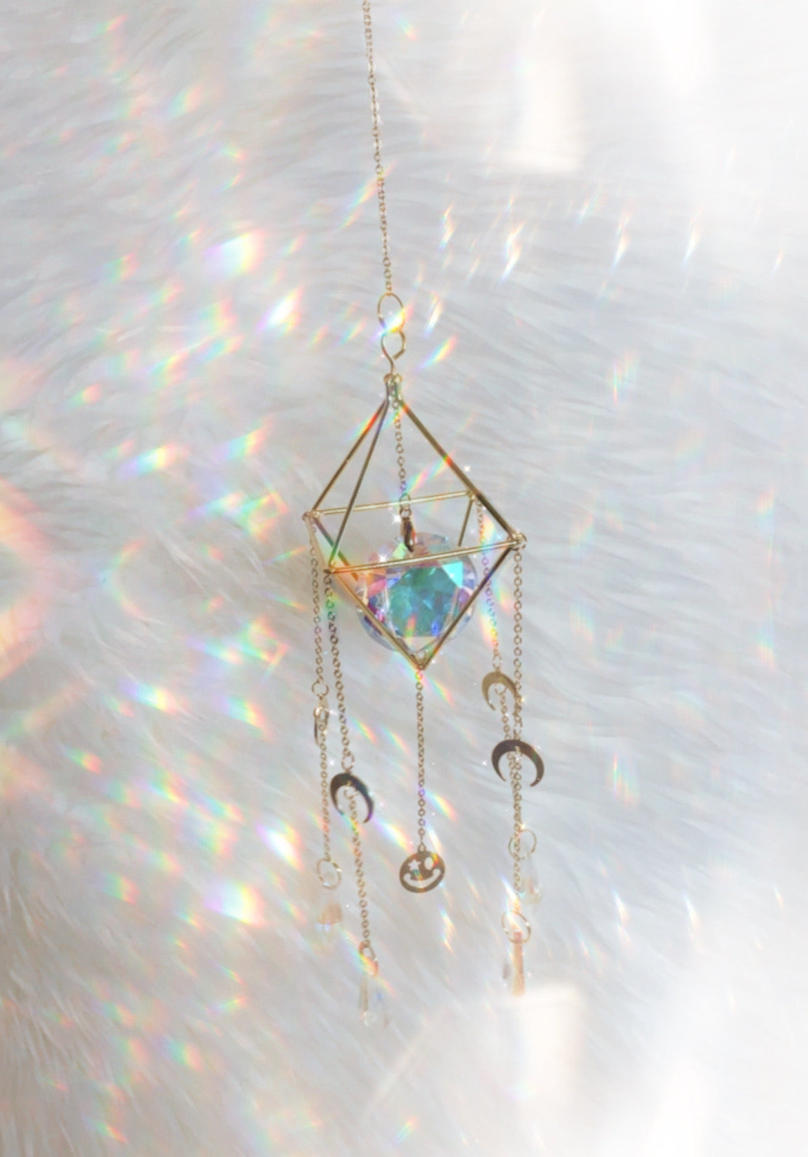 HANGING DIAMOND SUN CATCHER